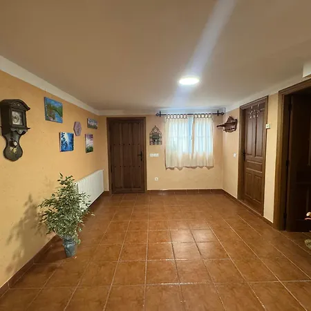 Chalet Independiente Con Bodega - El Jardin Abades (Segovia)