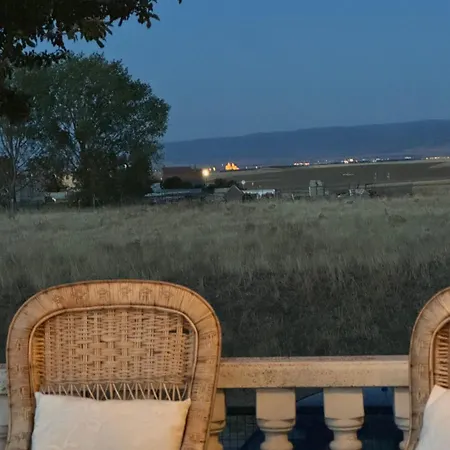 Chalet Independiente Con Bodega - El Jardin Casa vacanze *